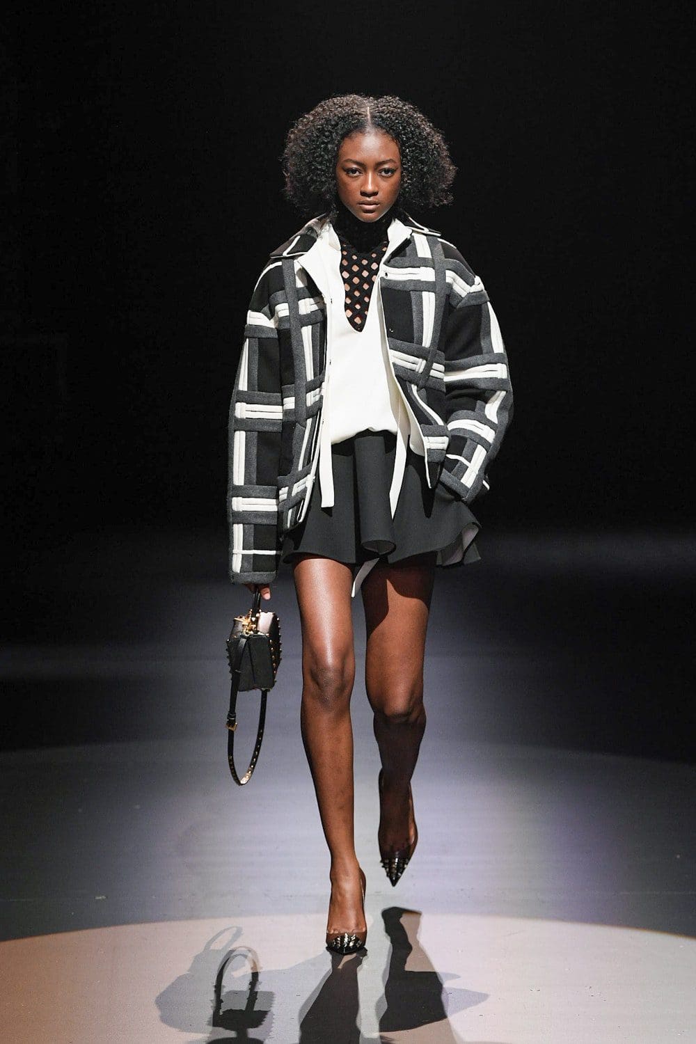 Valentino von Pierpaolo Piccioli Herbst Winter 2021-2022 Mailand. RUNWAY MAGAZIN