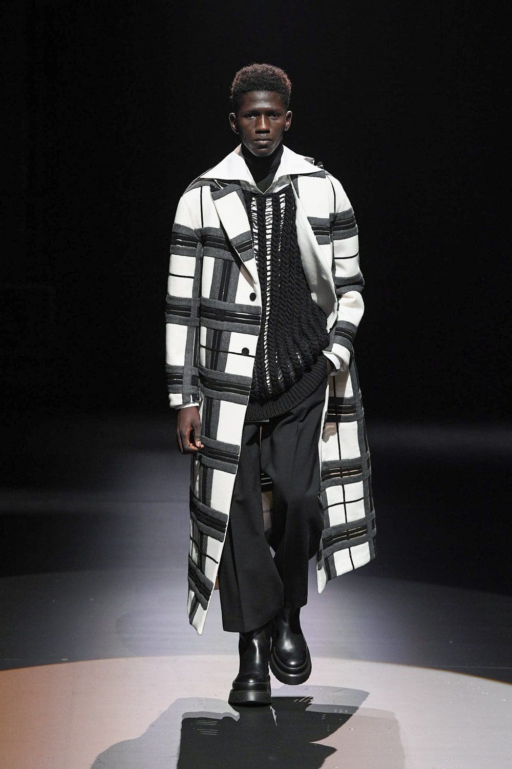 Valentino von Pierpaolo Piccioli Herbst Winter 2021-2022 Mailand. RUNWAY MAGAZIN