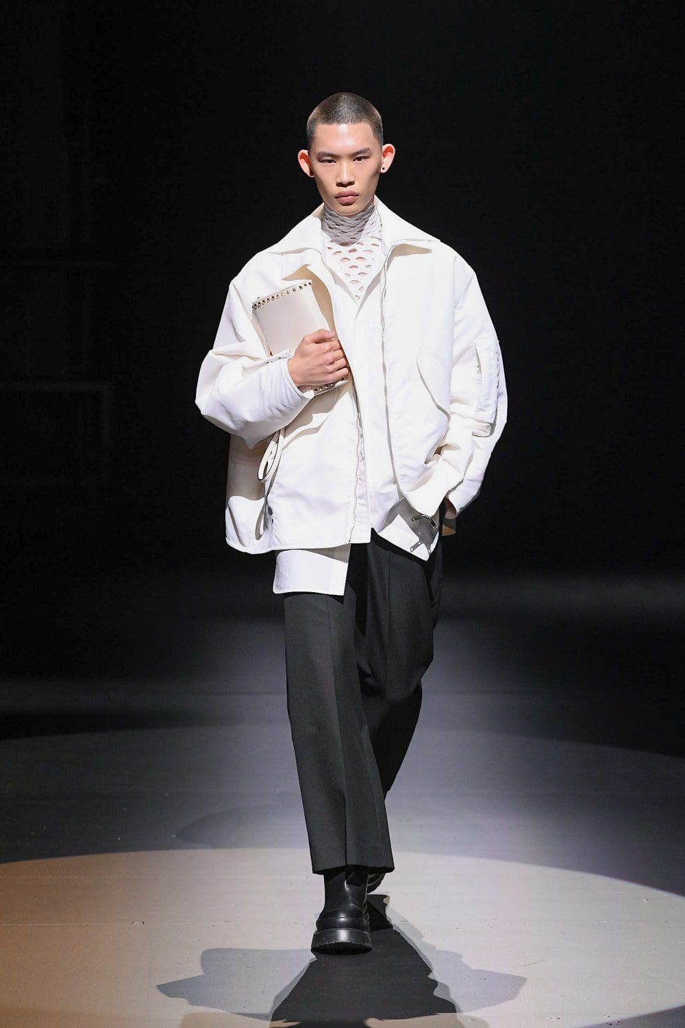 Valentino von Pierpaolo Piccioli Herbst Winter 2021-2022 Mailand. RUNWAY MAGAZIN