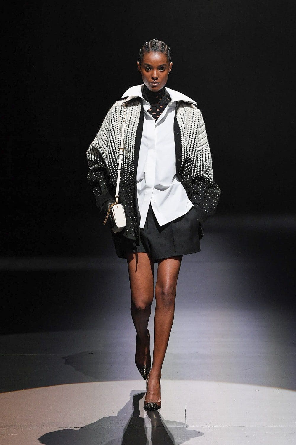 Valentino von Pierpaolo Piccioli Herbst Winter 2021-2022 Mailand. RUNWAY MAGAZIN