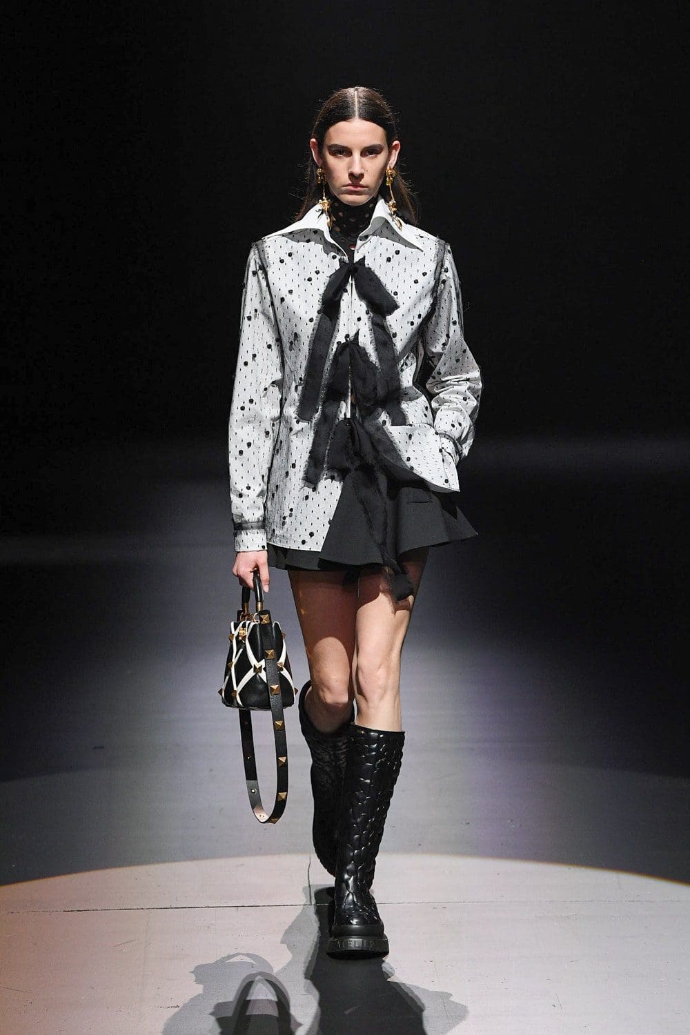 Valentino von Pierpaolo Piccioli Herbst Winter 2021-2022 Mailand. RUNWAY MAGAZIN
