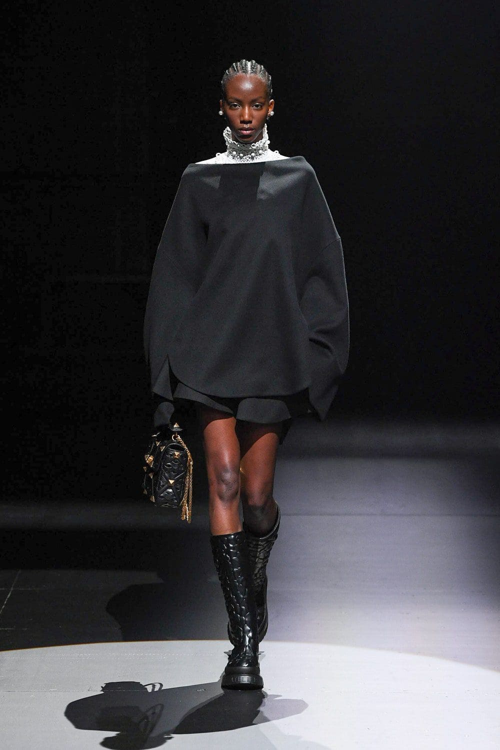 Valentino von Pierpaolo Piccioli Herbst Winter 2021-2022 Mailand. RUNWAY MAGAZIN