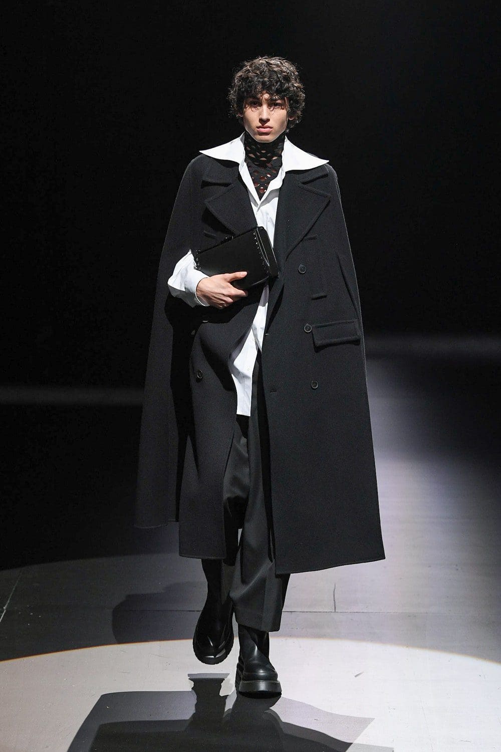 Valentino von Pierpaolo Piccioli Herbst Winter 2021-2022 Mailand. RUNWAY MAGAZIN