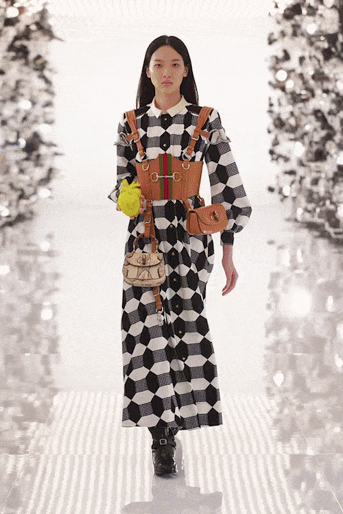 グッチ100周年-2021年から2022年秋まで RUNWAY マガジン