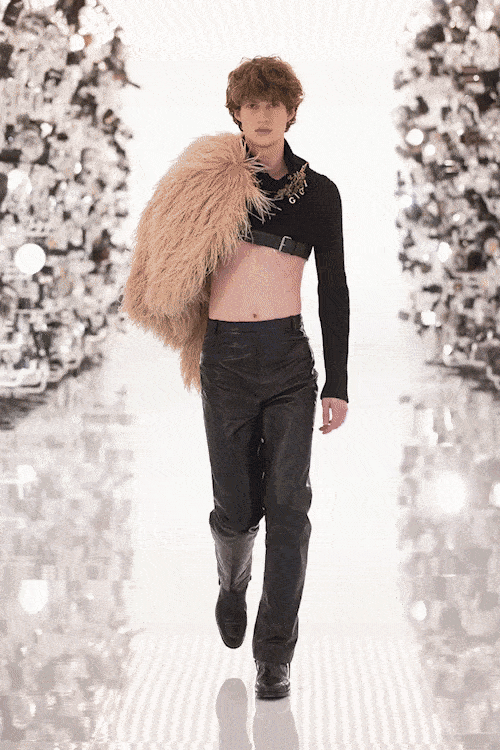 グッチ100周年-2021年から2022年秋まで RUNWAY マガジン