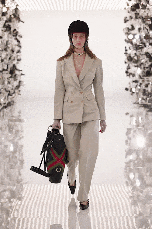 グッチ100周年-2021年から2022年秋まで RUNWAY マガジン