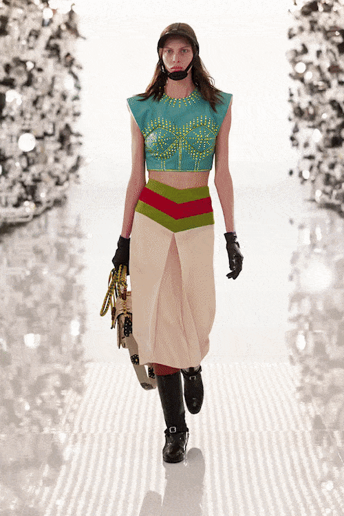 グッチ100周年-2021年から2022年秋まで RUNWAY マガジン