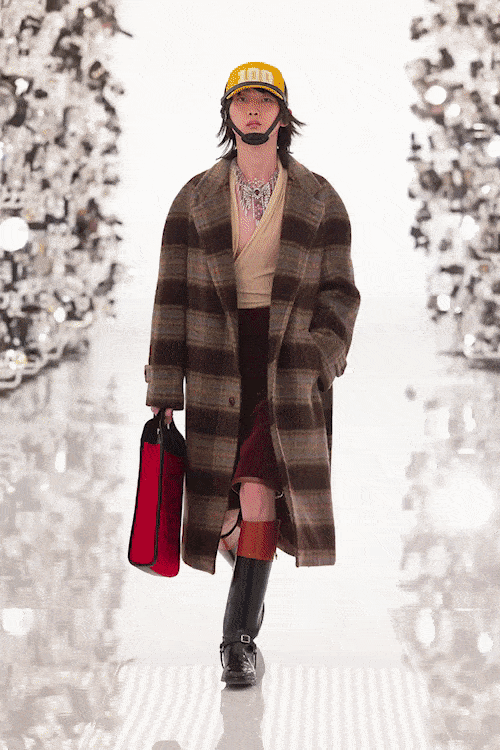 グッチ100周年-2021年から2022年秋まで RUNWAY マガジン