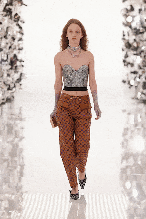 グッチ100周年-2021年から2022年秋まで RUNWAY マガジン