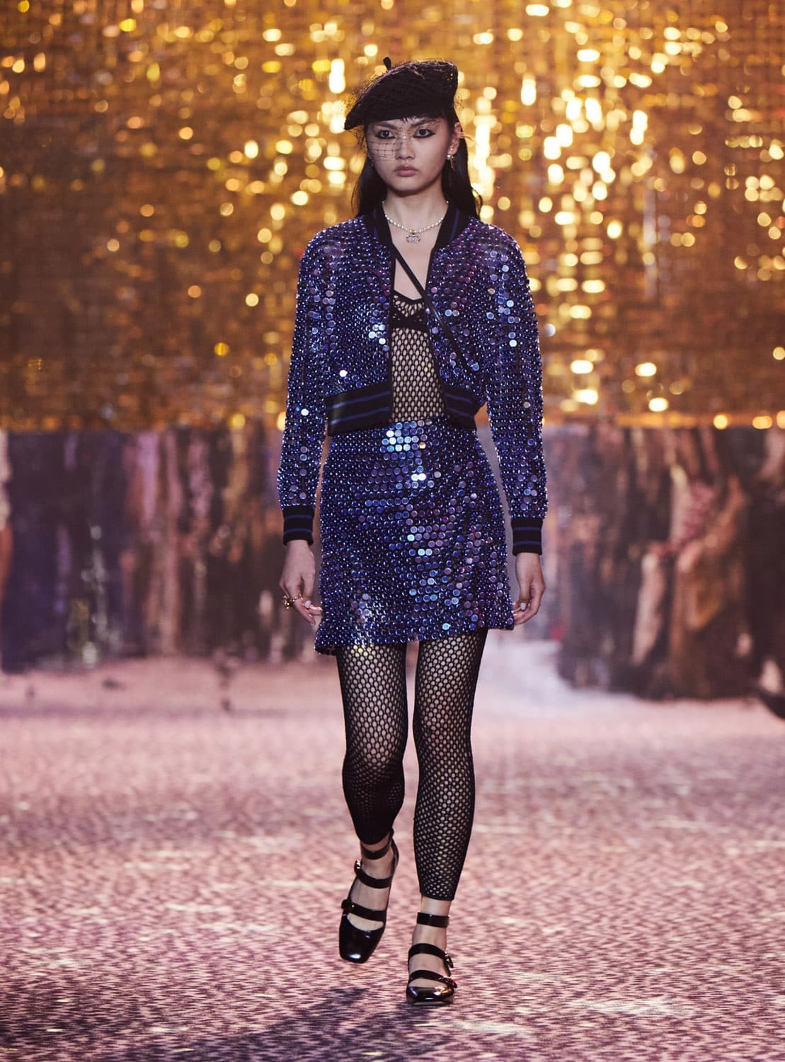 Dior осень 2021 Шанхай от RUNWNAY MAGAZINE