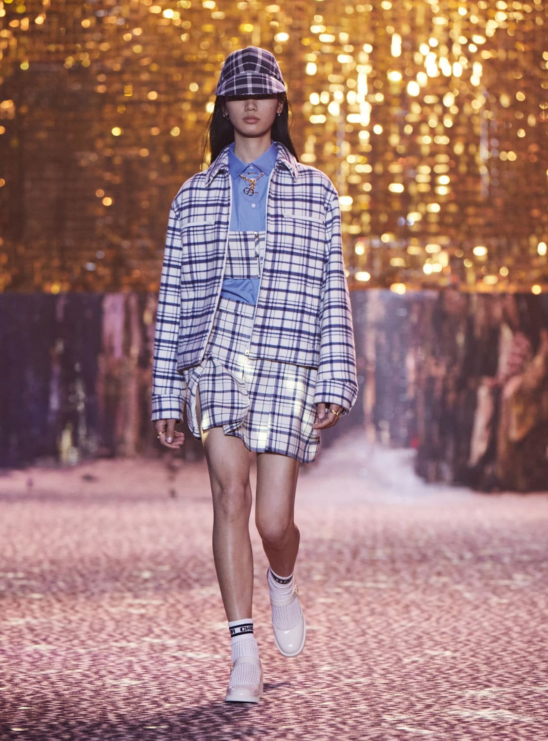 Dior осень 2021 Шанхай от RUNWNAY MAGAZINE