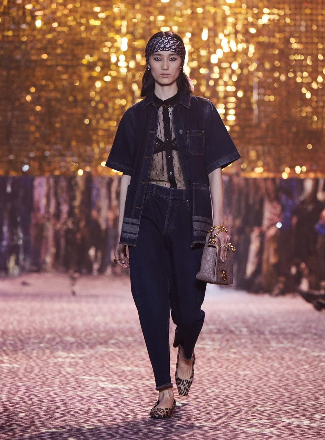 Dior осень 2021 Шанхай от RUNWNAY MAGAZINE