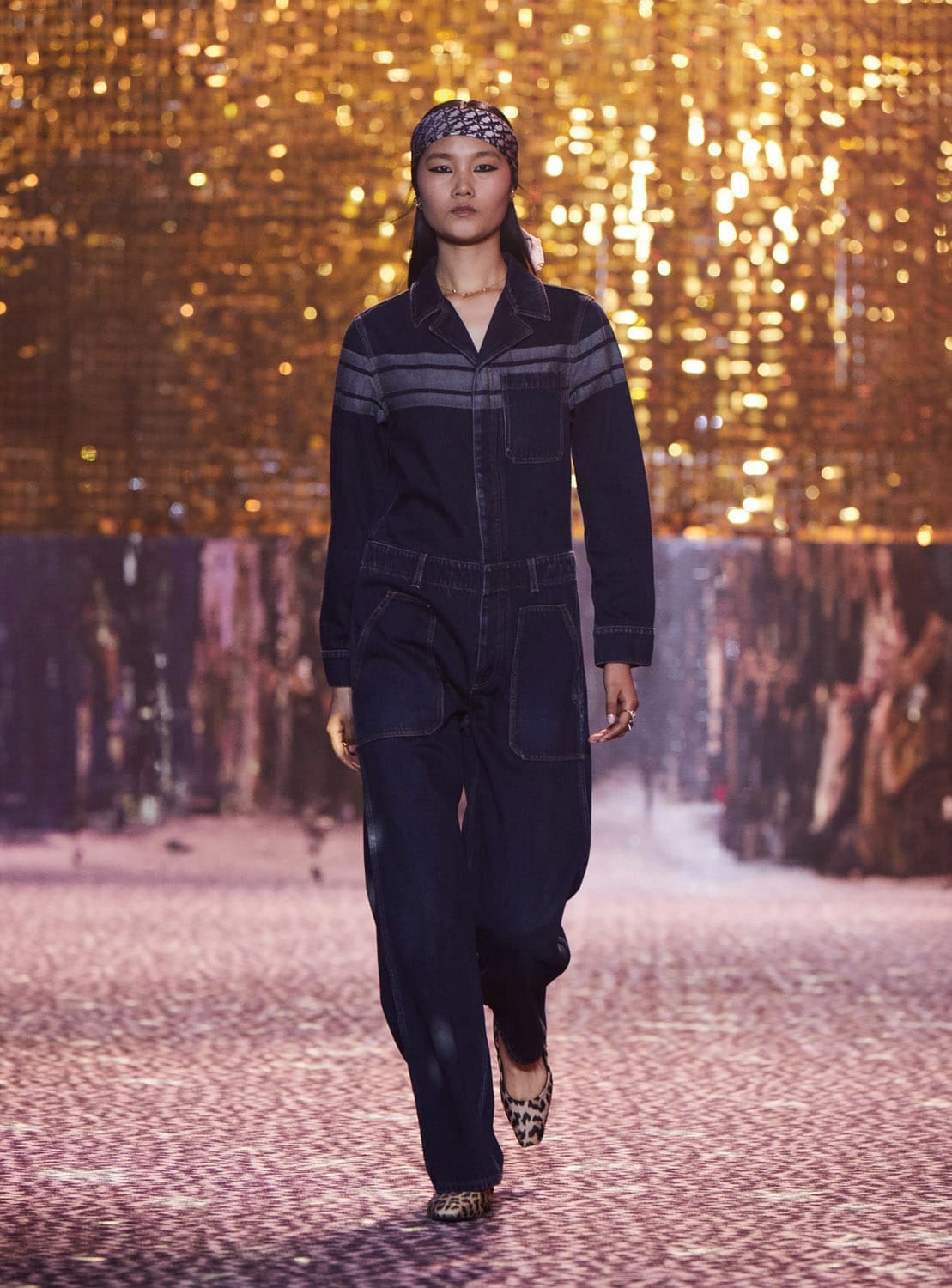 Dior осень 2021 Шанхай от RUNWNAY MAGAZINE