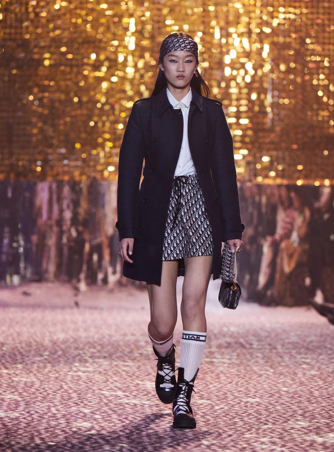 Dior осень 2021 Шанхай от RUNWNAY MAGAZINE