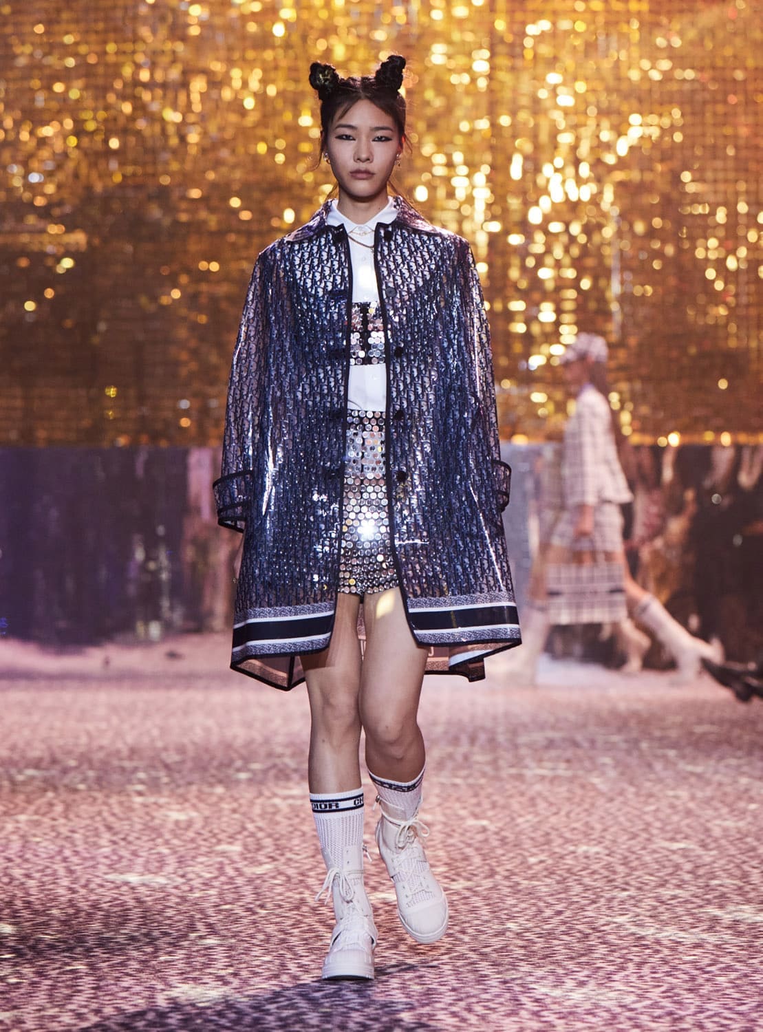 Dior осень 2021 Шанхай от RUNWNAY MAGAZINE