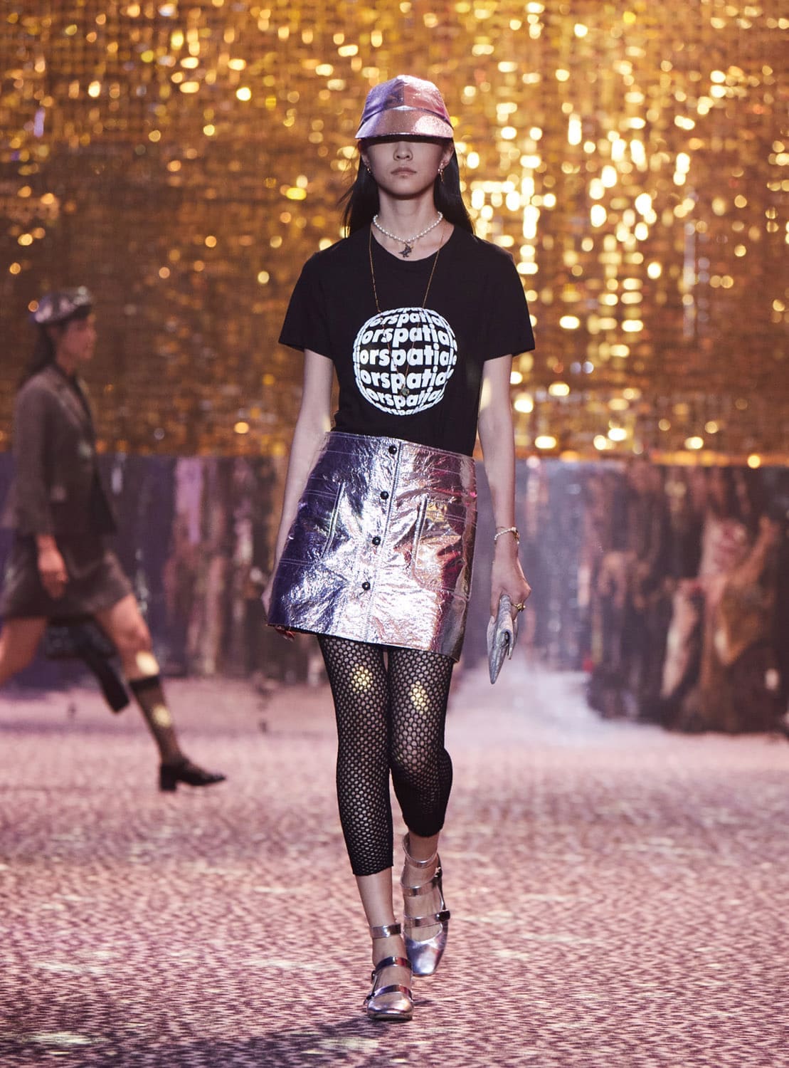 Dior осень 2021 Шанхай от RUNWNAY MAGAZINE