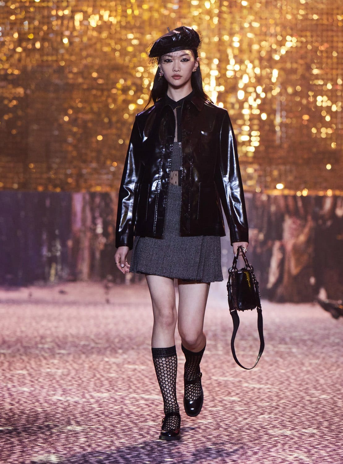 Dior осень 2021 Шанхай от RUNWNAY MAGAZINE