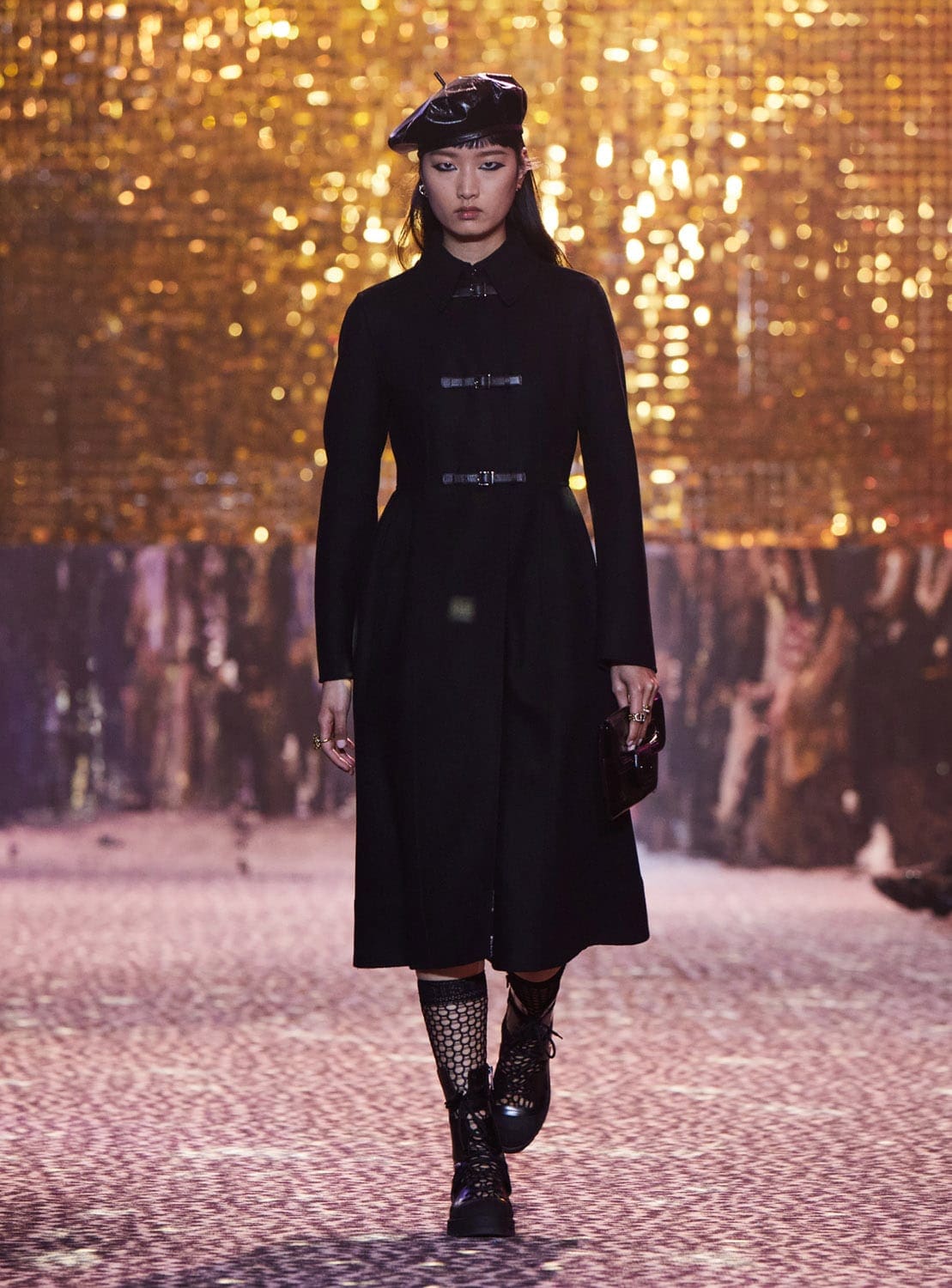 Dior осень 2021 Шанхай от RUNWNAY MAGAZINE
