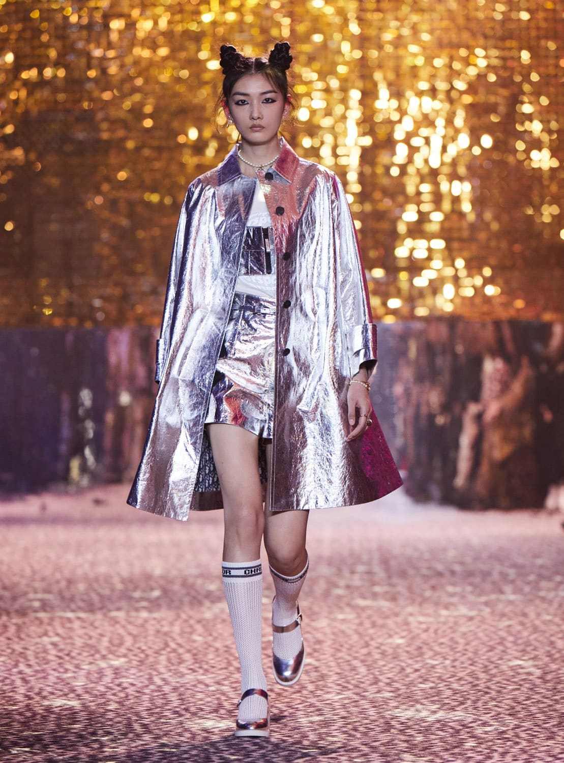 Dior осень 2021 Шанхай от RUNWNAY MAGAZINE