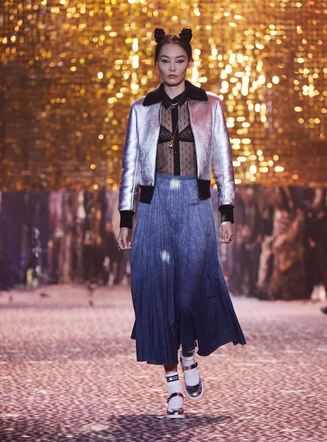 Dior осень 2021 Шанхай от RUNWNAY MAGAZINE
