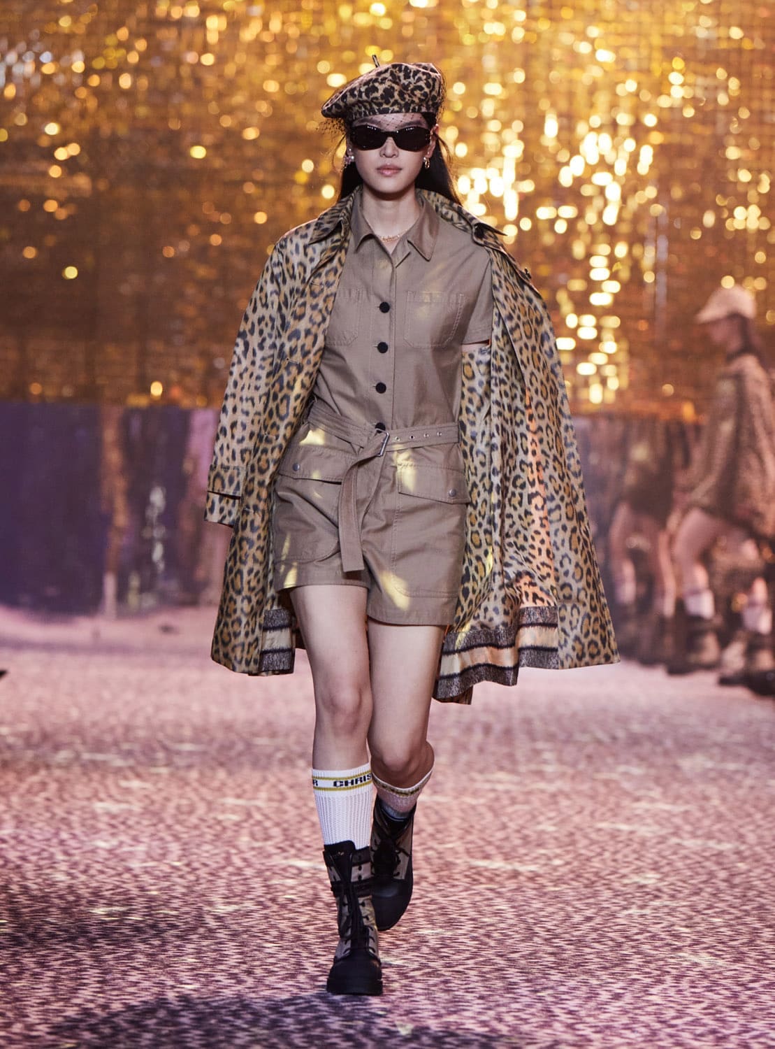 Dior осень 2021 Шанхай от RUNWNAY MAGAZINE