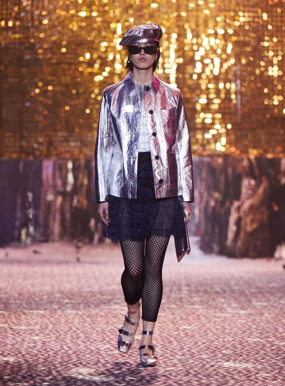Dior осень 2021 Шанхай от RUNWNAY MAGAZINE