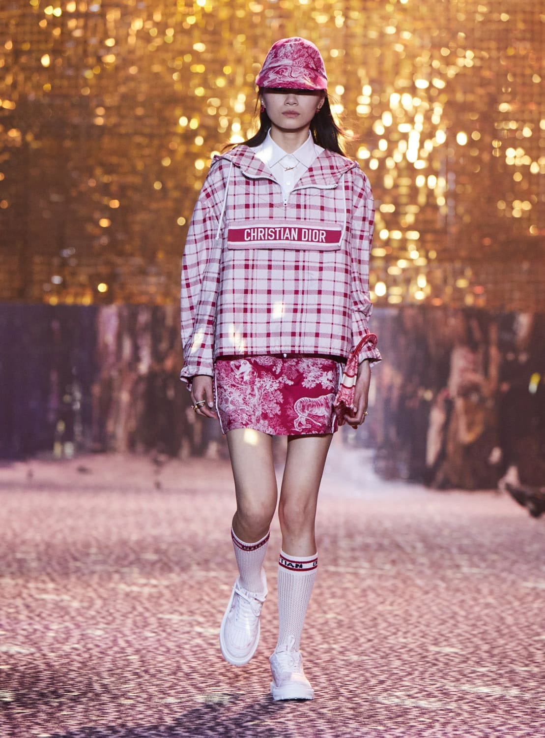Dior осень 2021 Шанхай от RUNWNAY MAGAZINE