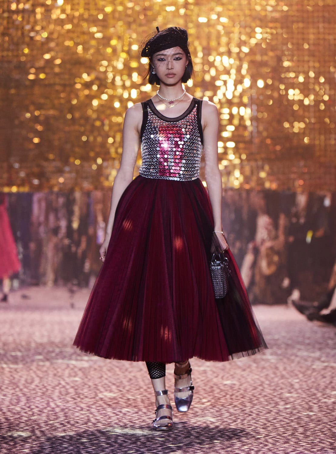 Dior осень 2021 Шанхай от RUNWNAY MAGAZINE