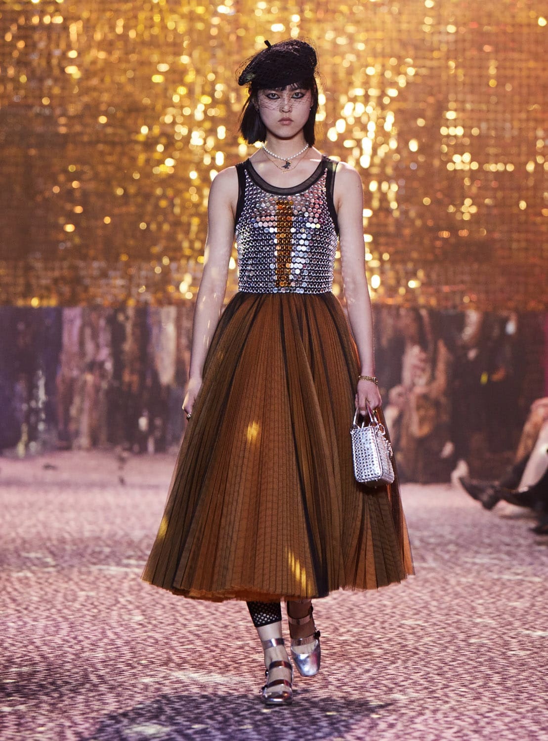 Dior осень 2021 Шанхай от RUNWNAY MAGAZINE