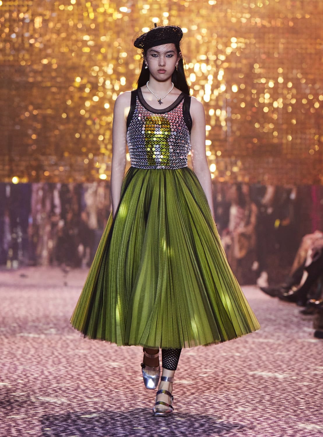 Dior осень 2021 Шанхай от RUNWNAY MAGAZINE