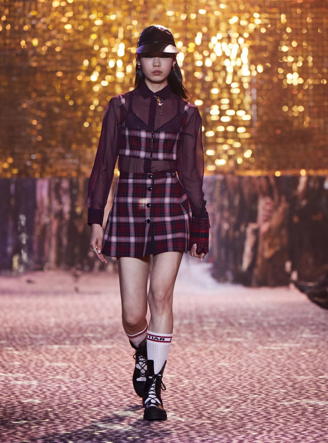 Dior осень 2021 Шанхай от RUNWNAY MAGAZINE