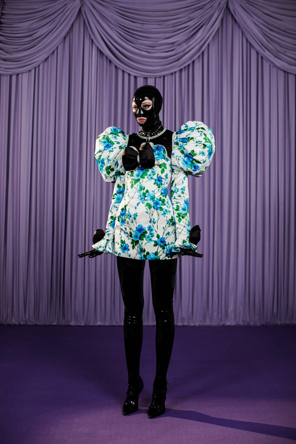Richard Quinn Automne Hiver 2021-2022 par RUNWAY MAGAZINE