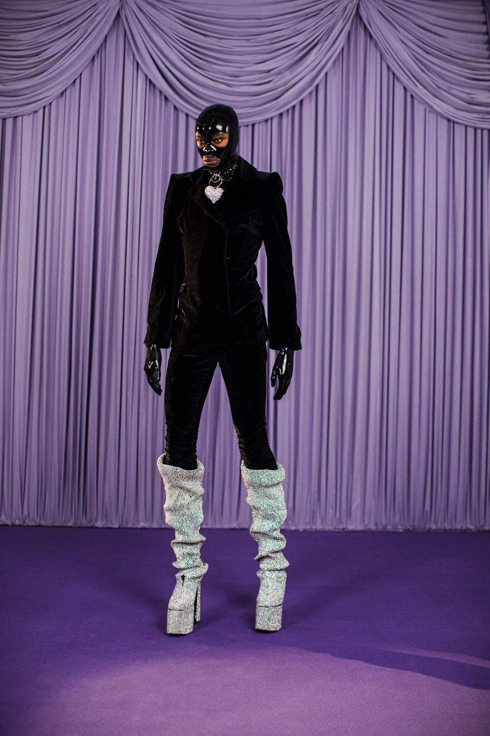 Richard Quinn Automne Hiver 2021-2022 par RUNWAY MAGAZINE