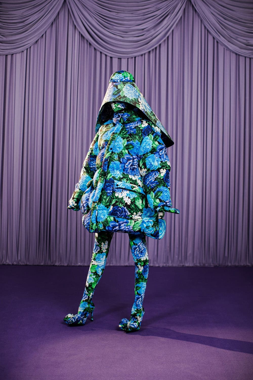 Richard Quinn Automne Hiver 2021-2022 par RUNWAY MAGAZINE