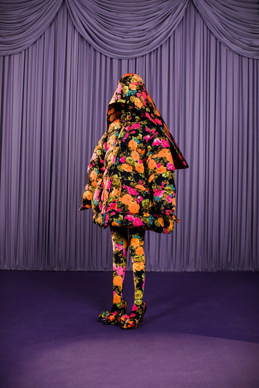 Richard Quinn Automne Hiver 2021-2022 par RUNWAY MAGAZINE