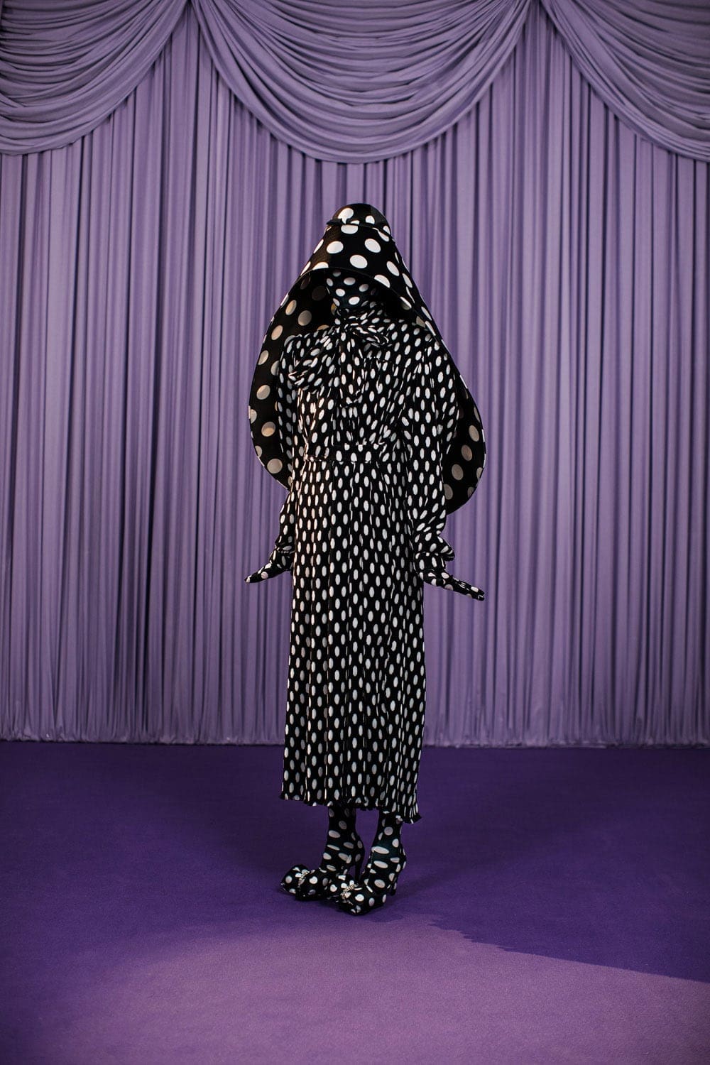 Richard Quinn Automne Hiver 2021-2022 par RUNWAY MAGAZINE