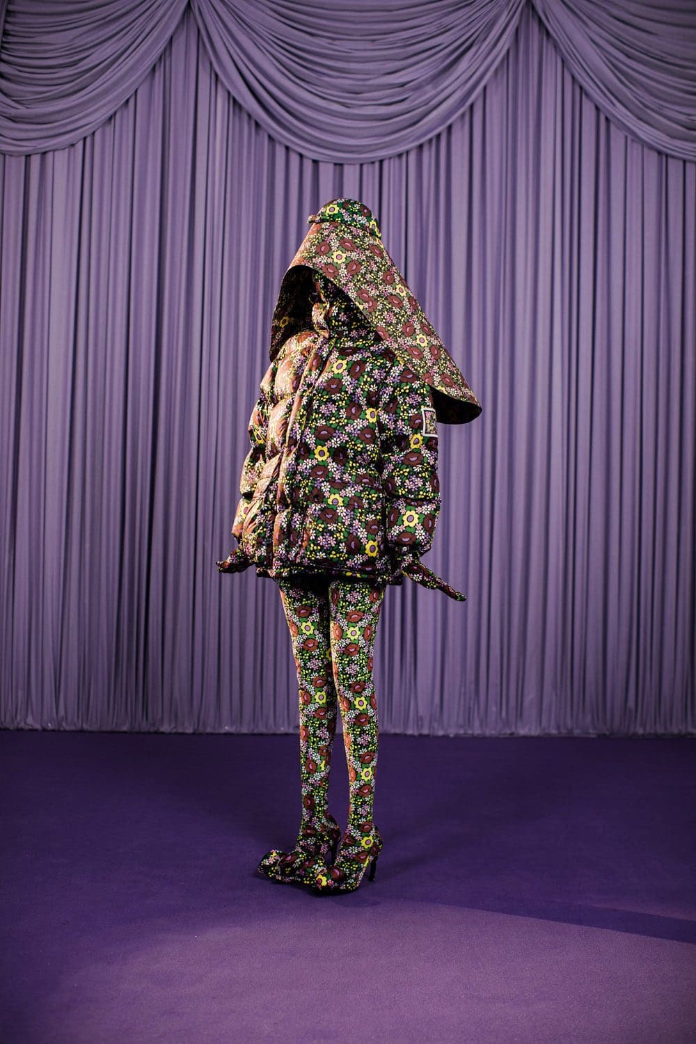 Richard Quinn Automne Hiver 2021-2022 par RUNWAY MAGAZINE