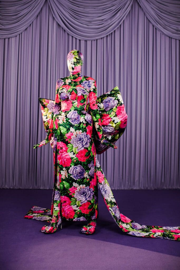 Richard Quinn Fall Winter 2021-2022 by RUNWAY MAGAZINE