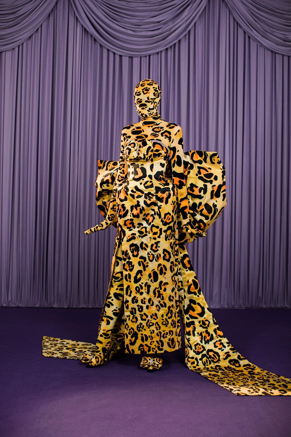 Richard Quinn Automne Hiver 2021-2022 par RUNWAY MAGAZINE
