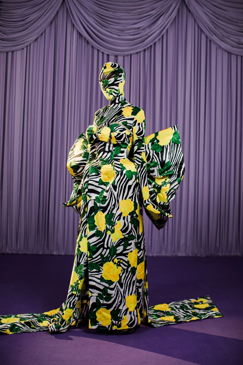 Richard Quinn Automne Hiver 2021-2022 par RUNWAY MAGAZINE