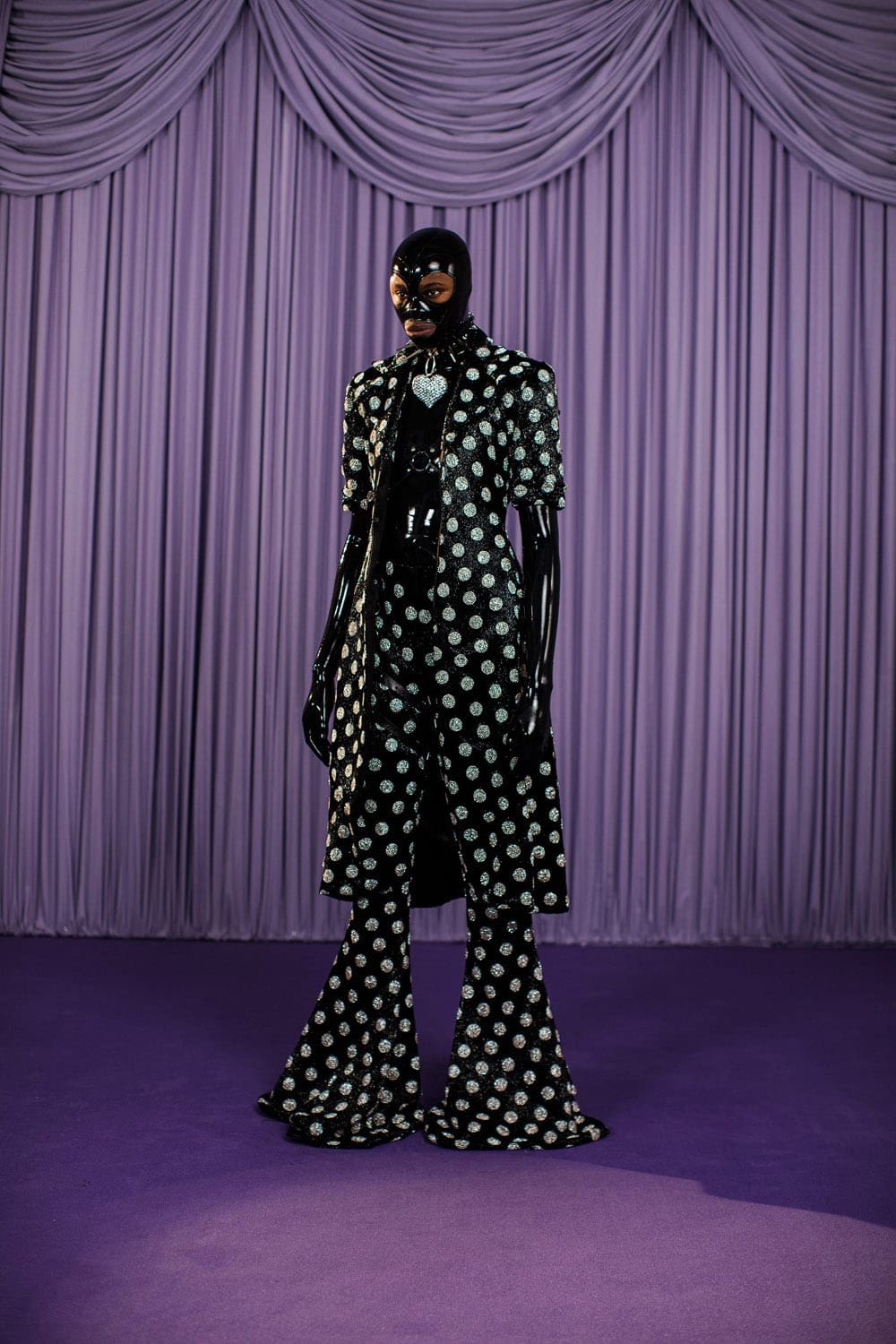 Richard Quinn Automne Hiver 2021-2022 par RUNWAY MAGAZINE