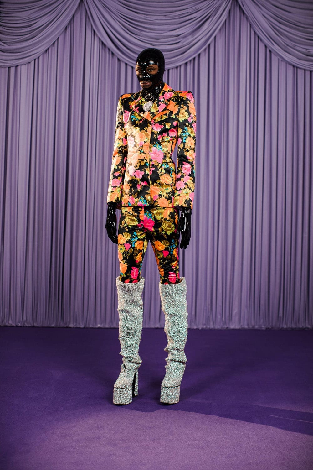 Richard Quinn Automne Hiver 2021-2022 par RUNWAY MAGAZINE