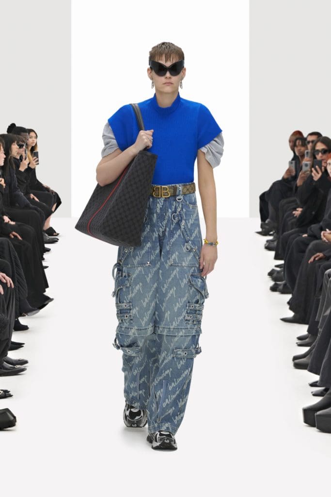 Cloni Balenciaga Primavera Estate 2022 di RUNWAY MAGAZINE