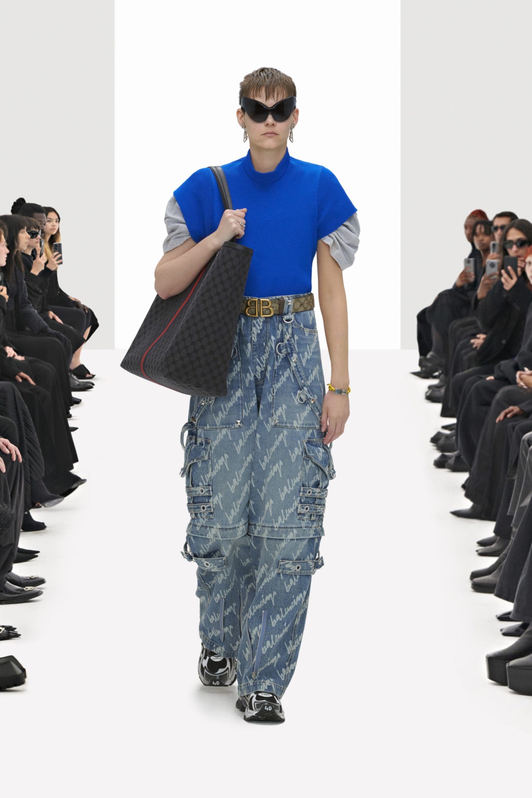 Balenciaga Klone Frühling Sommer 2022 von RUNWAY MAGAZIN