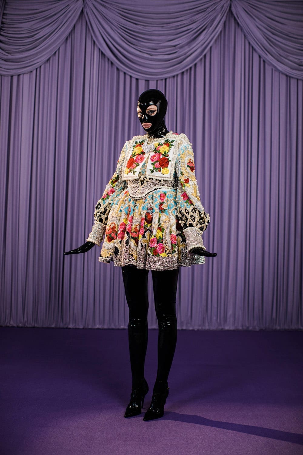 Richard Quinn Automne Hiver 2021-2022 par RUNWAY MAGAZINE
