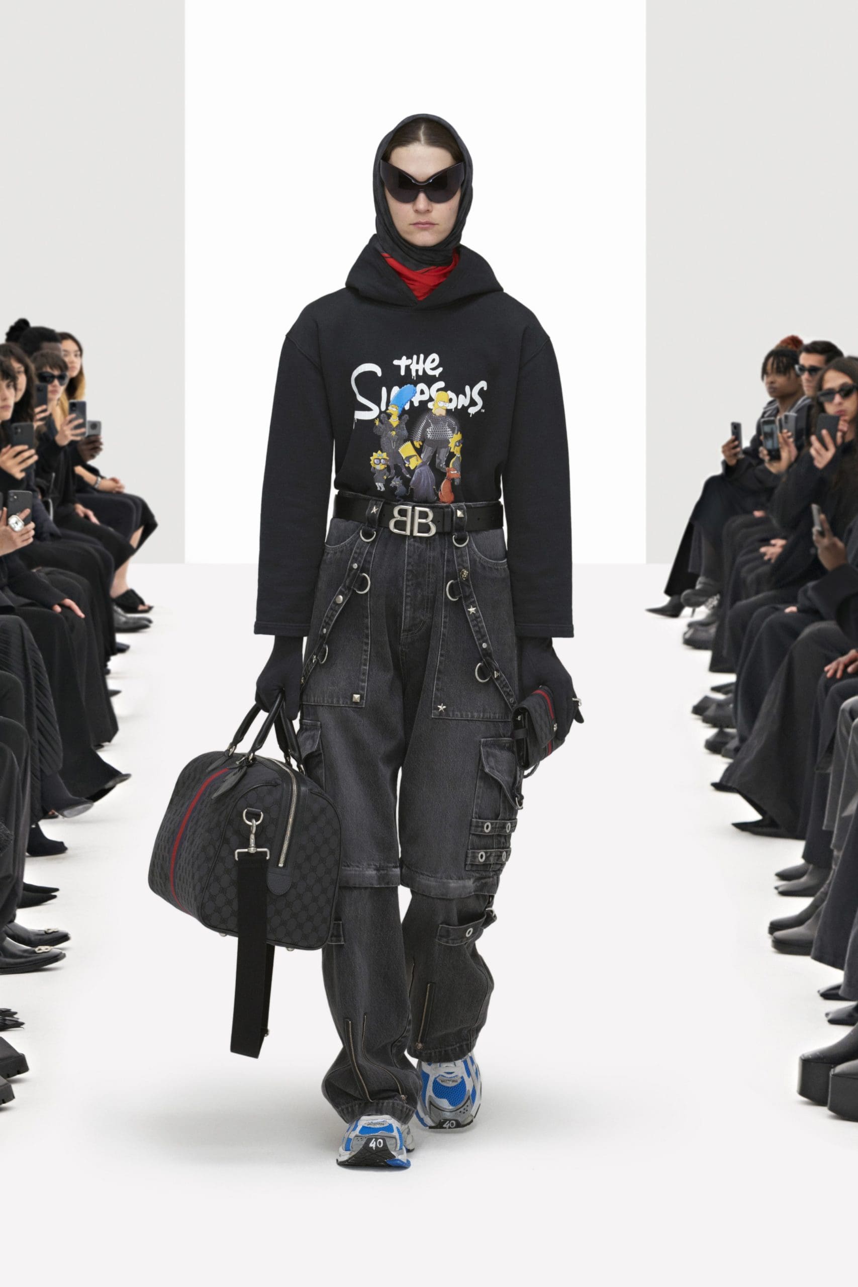Balenciaga Klone Frühling Sommer 2022 von RUNWAY MAGAZIN