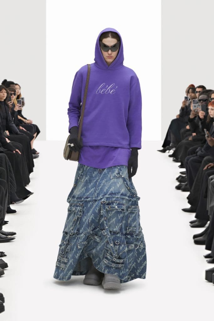 Cloni Balenciaga Primavera Estate 2022 di RUNWAY MAGAZINE