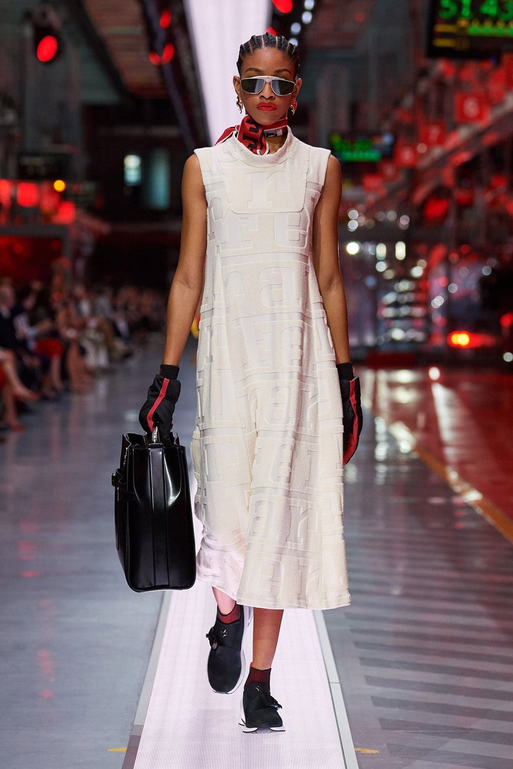 Ferrari First Fashion Show Primavera Verano 2022 por RUNWAY REVISTA