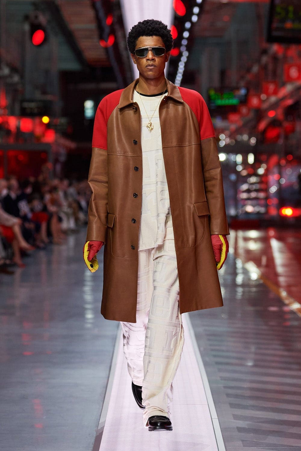 Ferrari First Fashion Show Primavera Verano 2022 por RUNWAY REVISTA