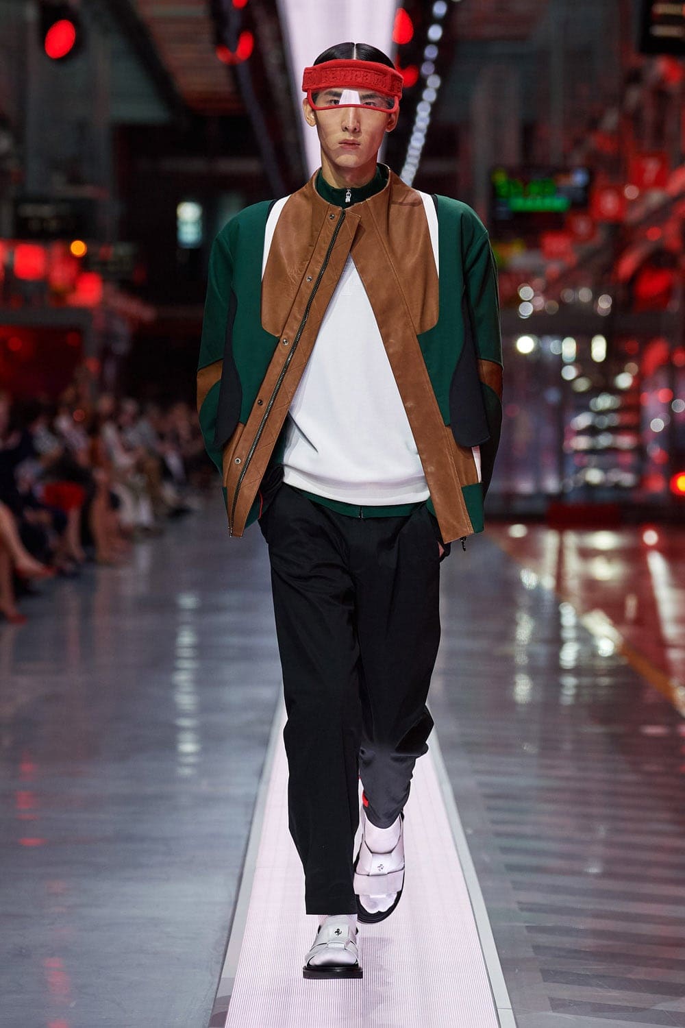 Ferrari First Fashion Show Primavera Verano 2022 por RUNWAY REVISTA